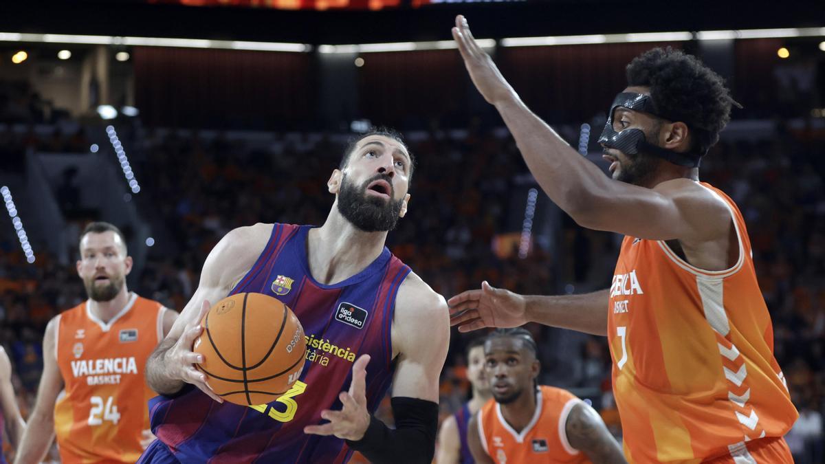 FINAL LIGA ENDESA | El Barça tumba al Valencia en la prórroga y se lleva el factor pista de la final (112-113)