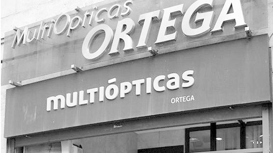 Multiopticas Ortega entrega dos bicis a los ganadores de su concurso