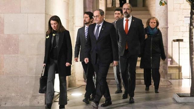 Torra y los 'consellers', antes de celebrar el Consell Executiu extraordinario tras la inhabilitación del 'president', este viernes.