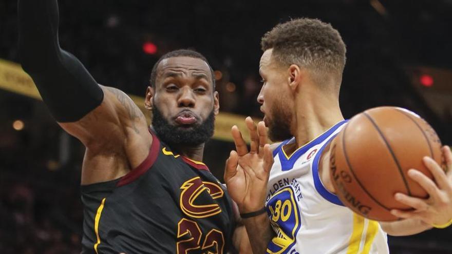 LeBron James y Stephen Curry lideran los quintetos del &#039;All-Star&#039;