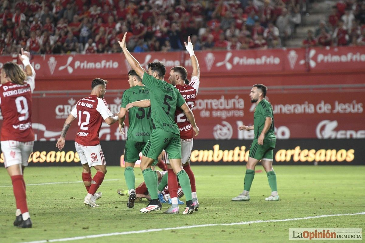 Así fue el encuentro del play off del Real Murcia y el Nástic en la lucha por el ascenso
