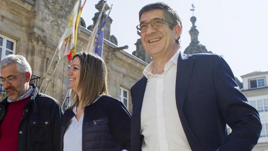 Patxi López junto a la alcaldesa de Lugo, Lara Méndez.