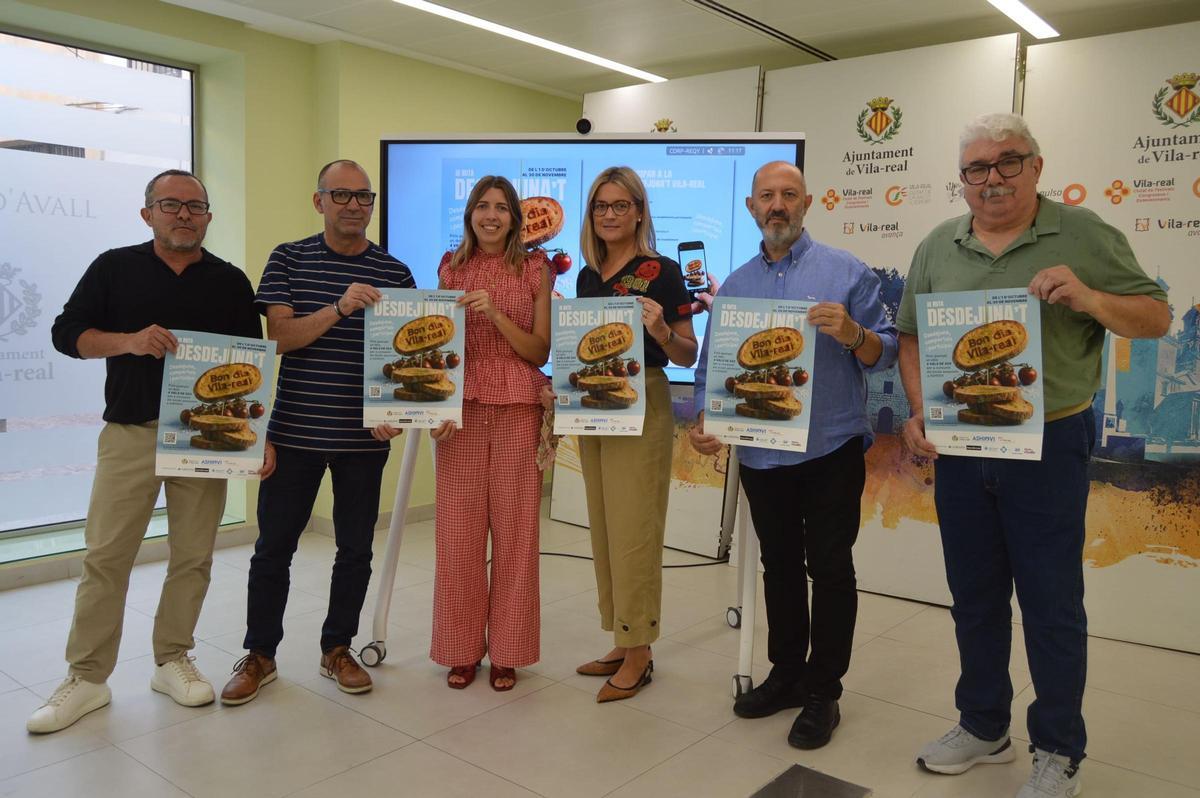 Foto de familia de presentación de las nueva ruta Desdejuna't, este lunes.