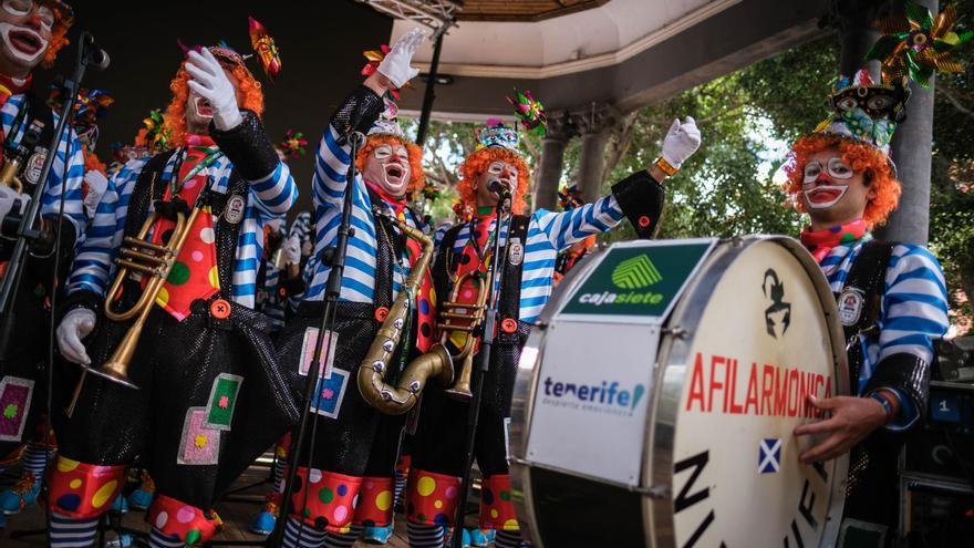 El Carnaval de Día quedó reducido a la actuación  de la Afilarmónica Ni Fú-Ni Fá