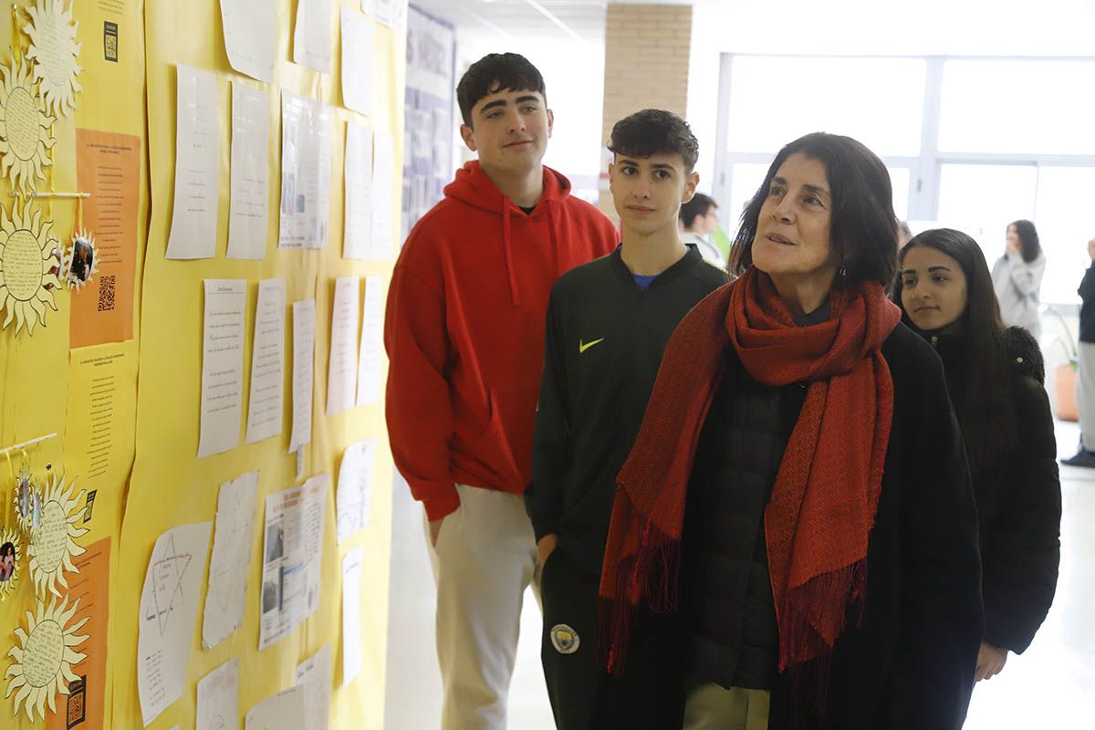 La flamante Medalla de Andalucía Casiana Muñoz visita en Córdoba el IES que lleva su nombre