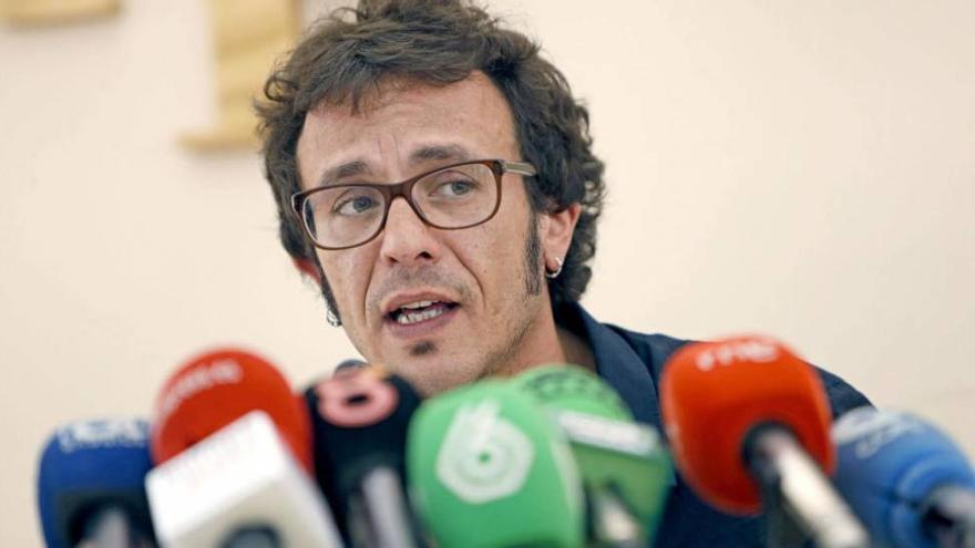 'Kichi' dona su sueldo como alcalde a dos asociaciones solidarias