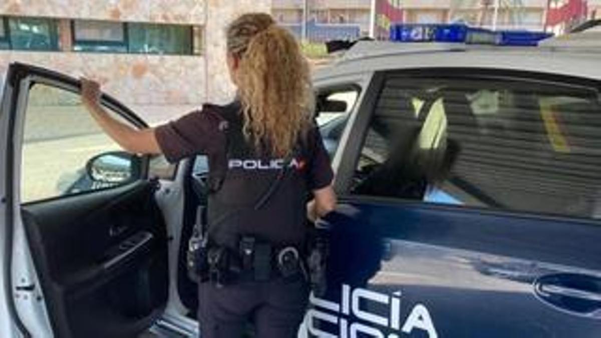 Detenido con droga en la puerta de una discoteca de Ibiza un hombre que conducía un coche robado