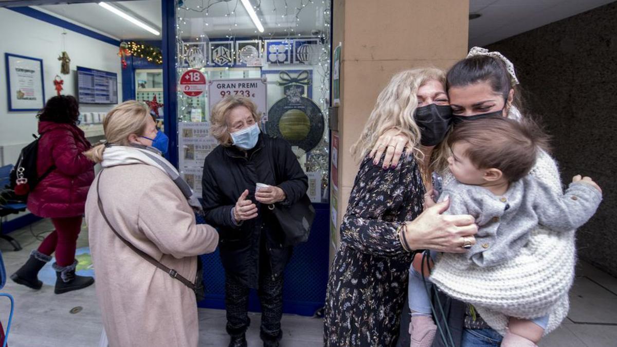 Celebració a les portes de l’administració de Granollers | JORDI COTRINA