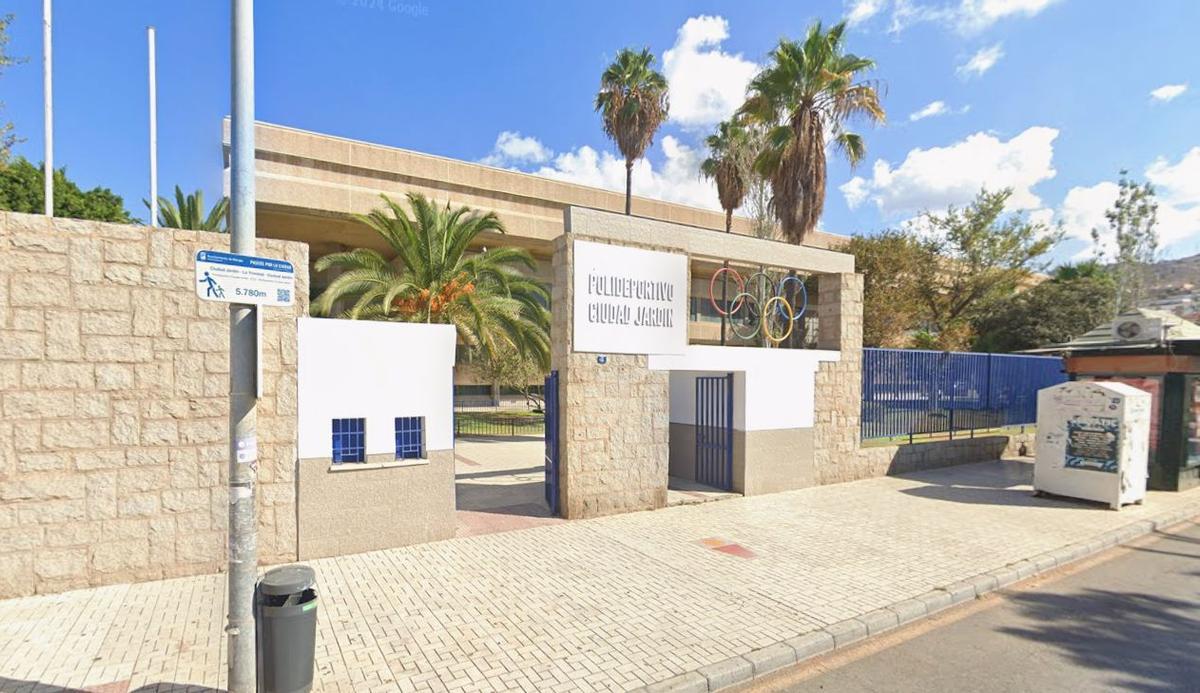 Entrada al pabellón Alfonso Queipo de Llano, en Ciudad Jardín.