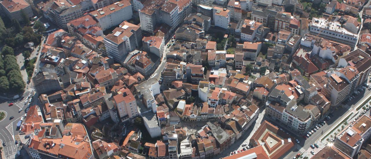 Vista aérea del casco antiguo de Marín.