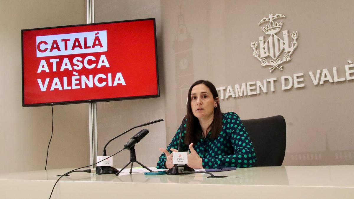 Elisa Valía, durante su comparecencia