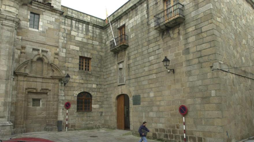 El Tribunal Militar de A Coruña condena a un aspirante a marinero por acoso misógino a seis compañeras con las que convivía
