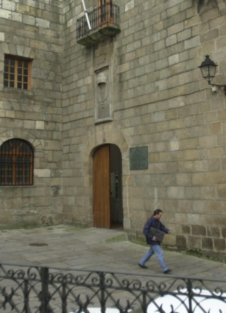 El Tribunal Militar de A Coruña condena a un aspirante a marinero por acoso misógino a seis compañeras con las que convivía