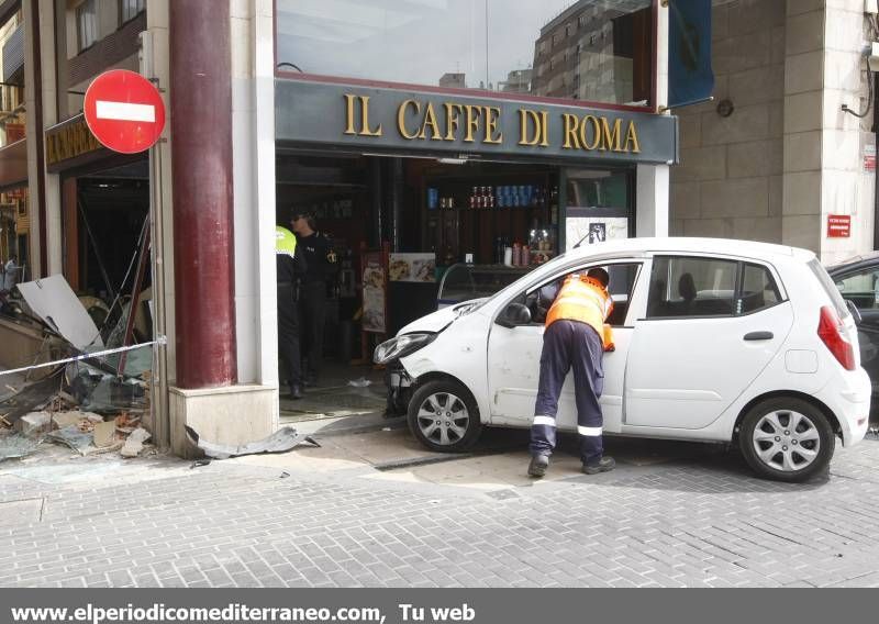 GALERÍA DE FOTOS - Accidente en la Plaza Santa Clara