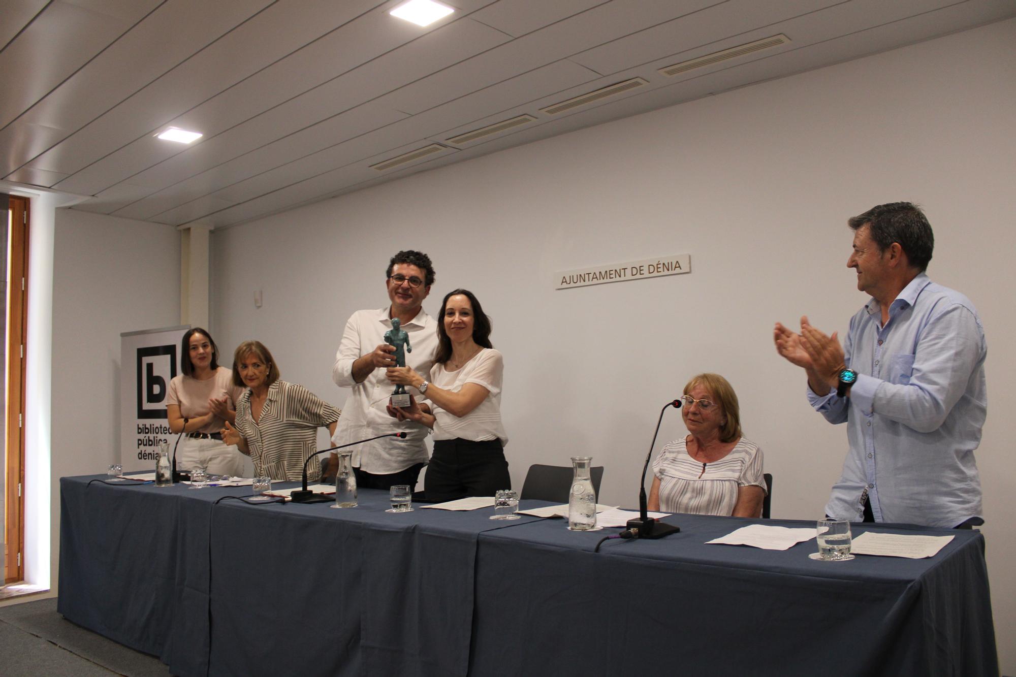 Dénia reconeix els 38 anys de trajectòria del centre públic Miguel Hernández de Sagunt