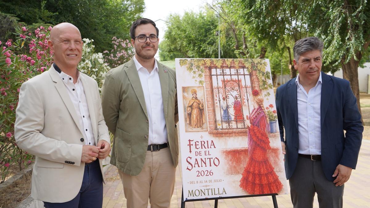 Miguel Sánchez, Francisco Solano Bellido y Rafael Llamas, junto al cartel anunciador de la Feria de El Santo de Montilla 2026.