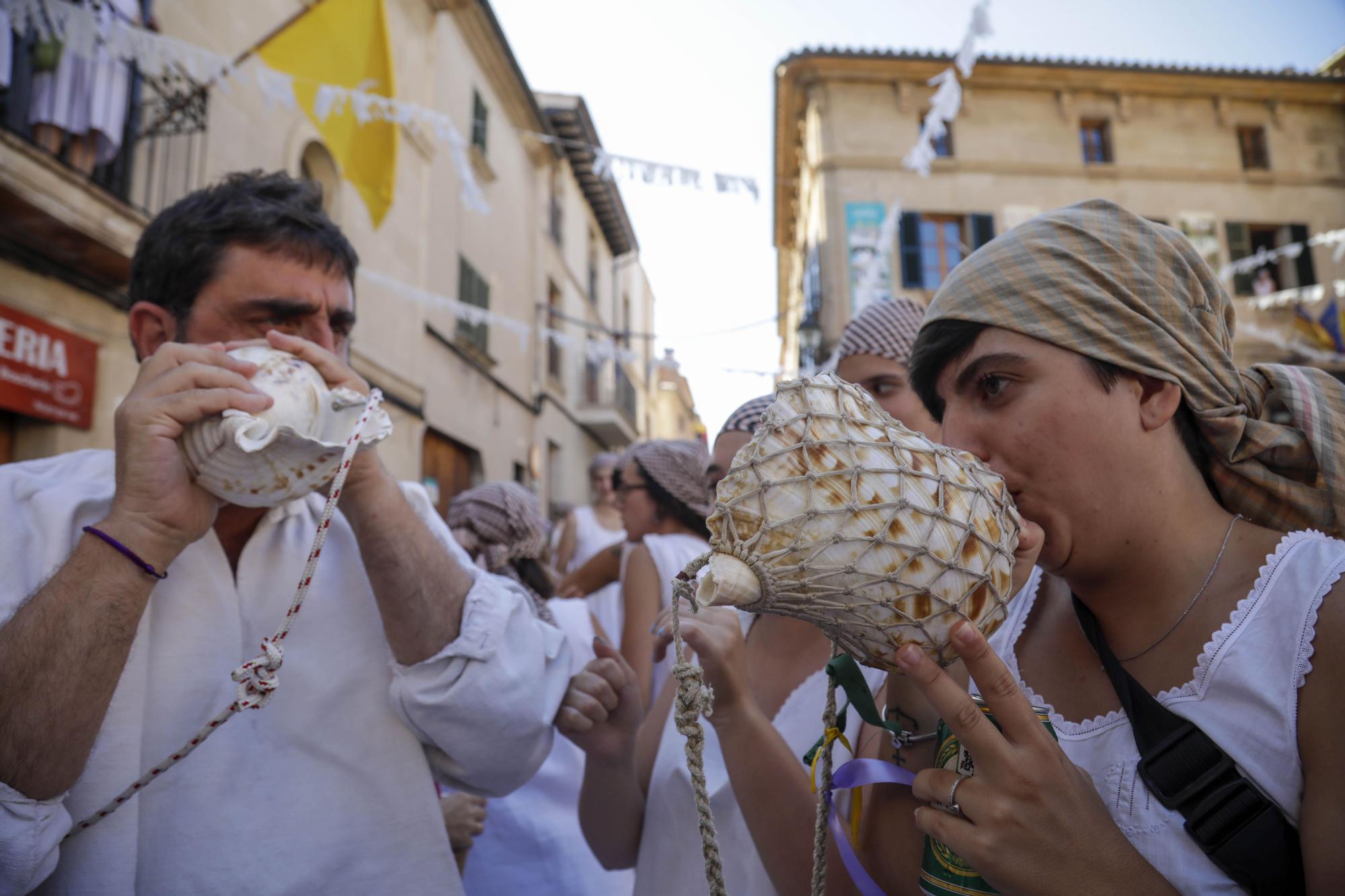 Moros y cristianos: Eindrücke der nachgestellten Schlacht in Pollença von 2019