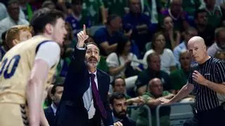 Sito Alonso: "Son muchas las cosas que se aprenden contra Unicaja y una afición como Málaga"