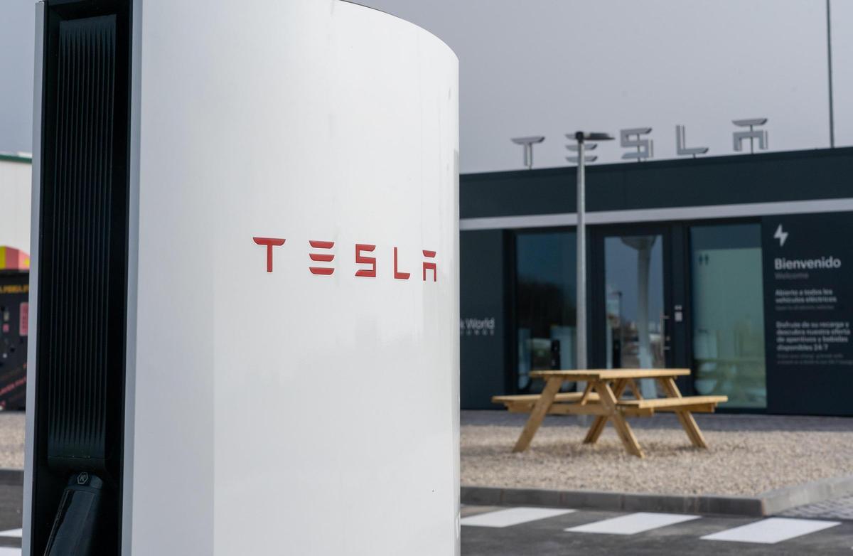 Tesla alcanza los 1.000 supercargadores en España