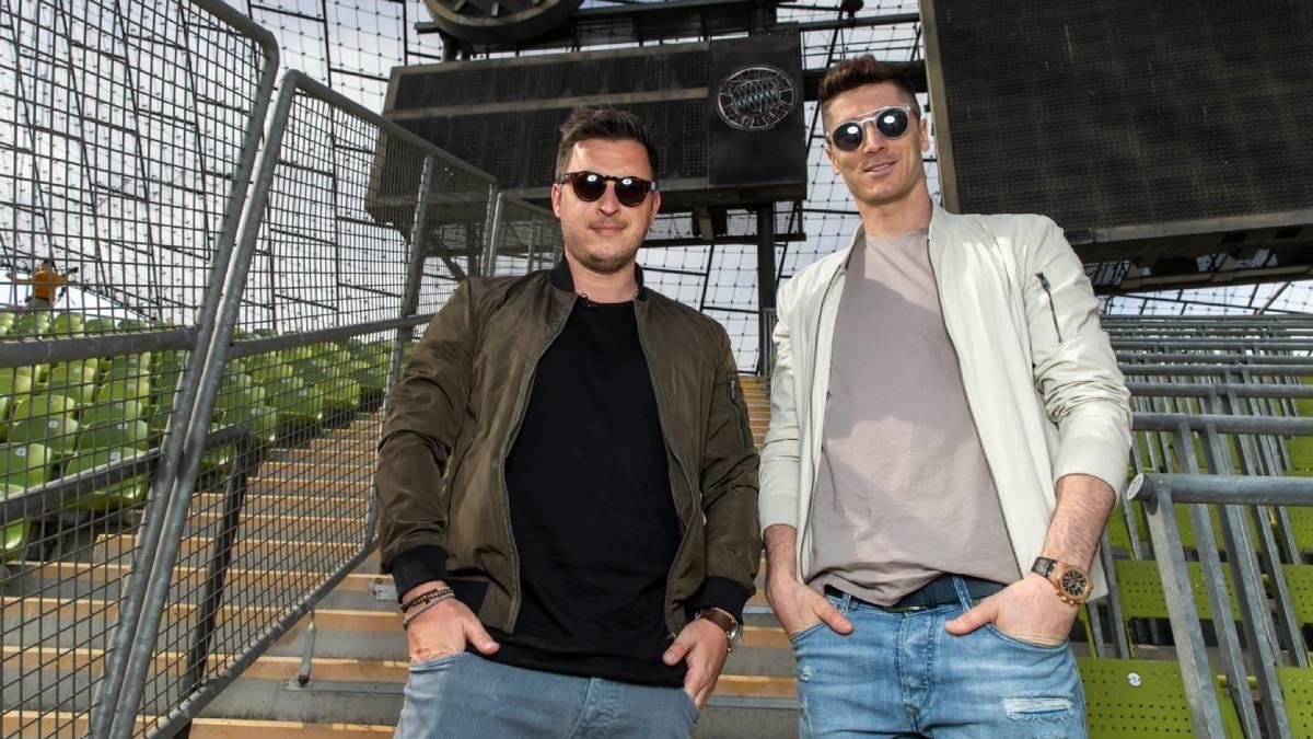 Tomasz Wlodarczyk, junto a Lewandowski en una entrevista