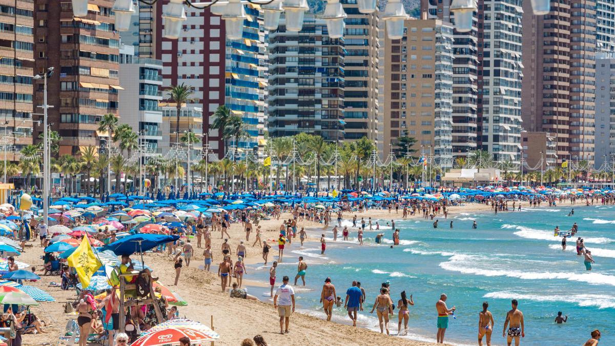 Consulta aquí la disponibilidad de parcelas en la playa de Benidorm.