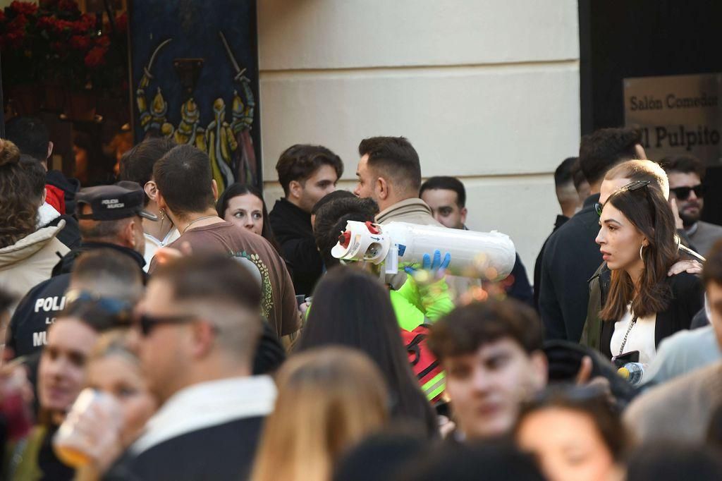 Murcia se echa a las calles durante el tardeo de Nochebuena