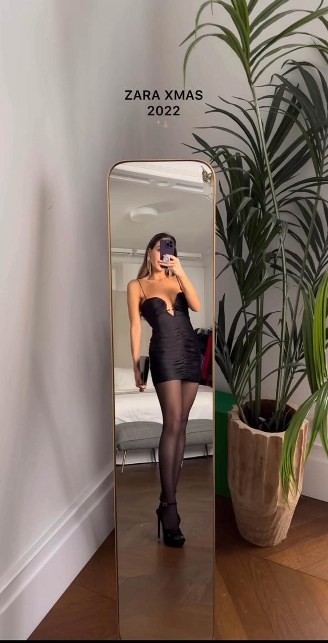 Rocío Osorno con vestido drapeado de Zara