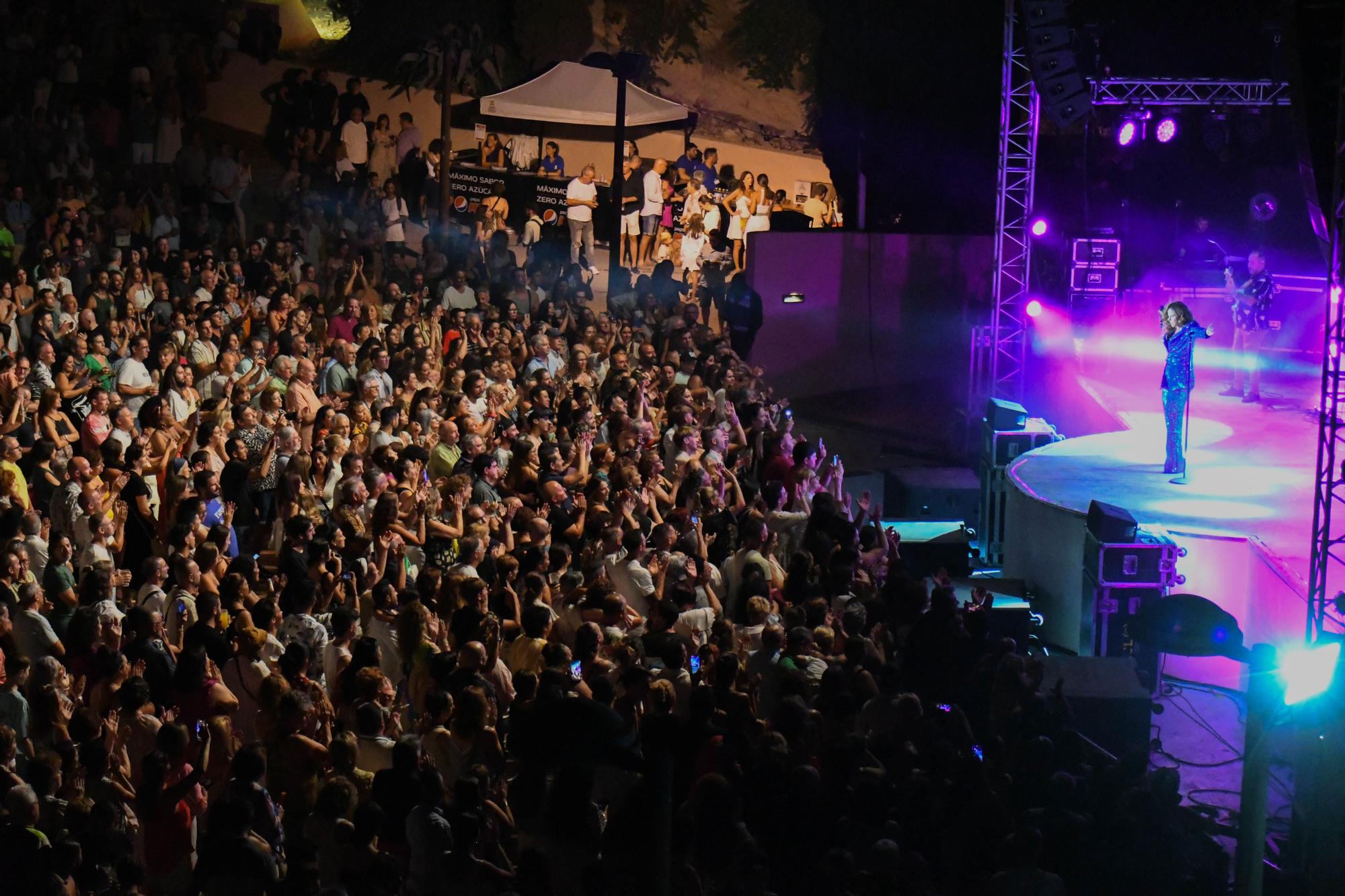 Mira aquí las fotos del concierto de Pastora Soler en Ibiza
