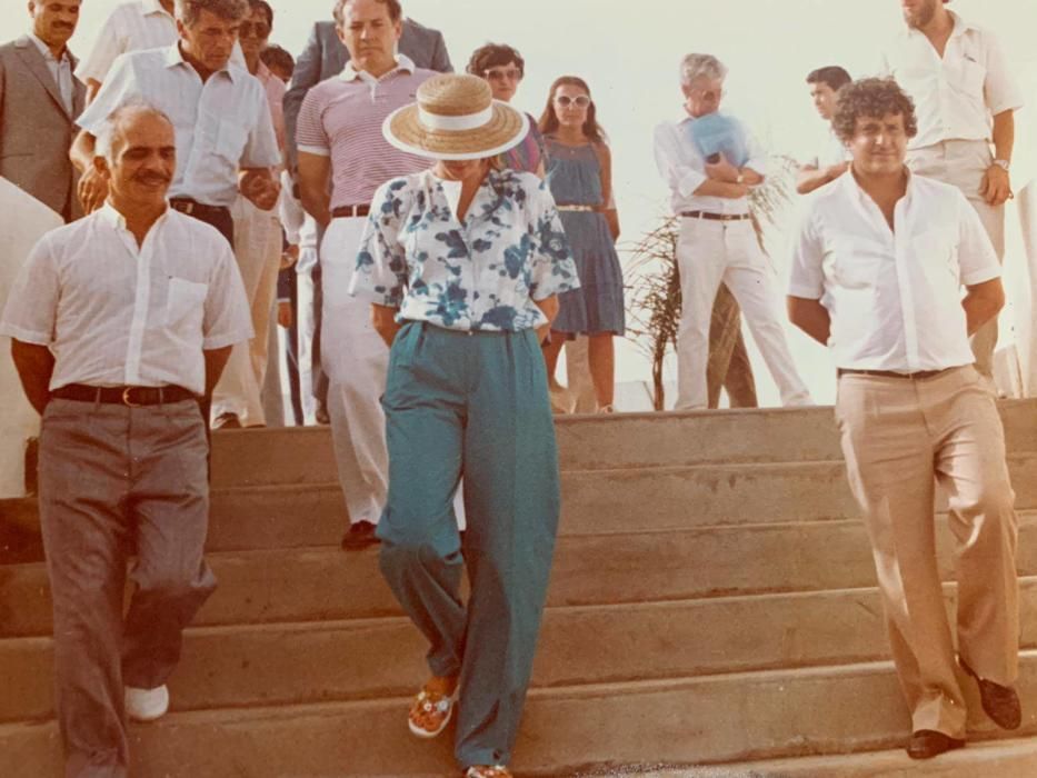 Armando Santana Miranda con el rey Hussein de Jordania, del que era escolta en Lanzarote