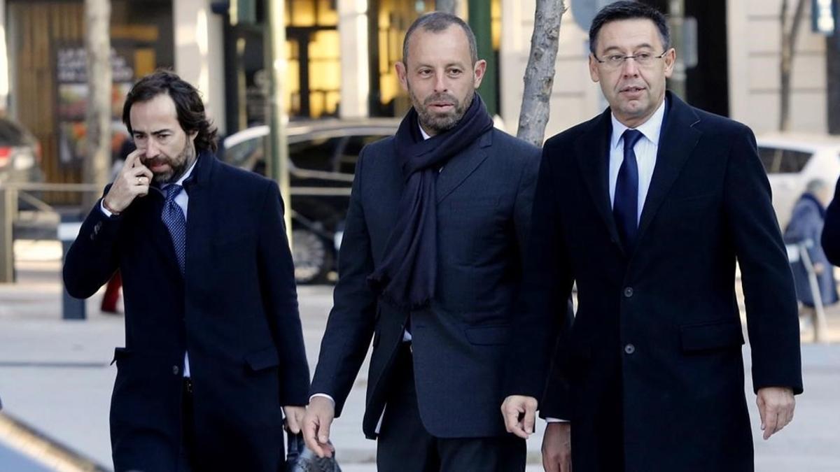 Rosell y Bartomeu llegan a la Audiencia Nacional de Madrid en febrero del 2016.