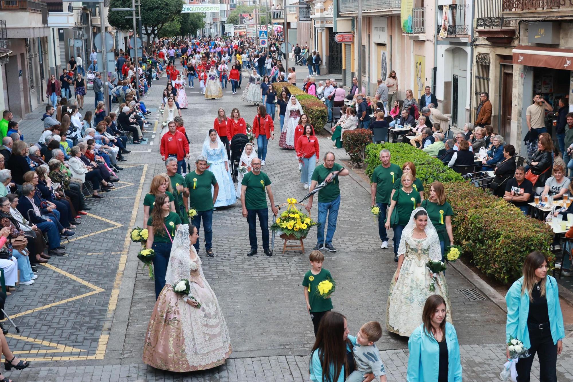 Galería de imágenes: Traslado y ofrenda de flores a Santa Quiteria en Almassora
