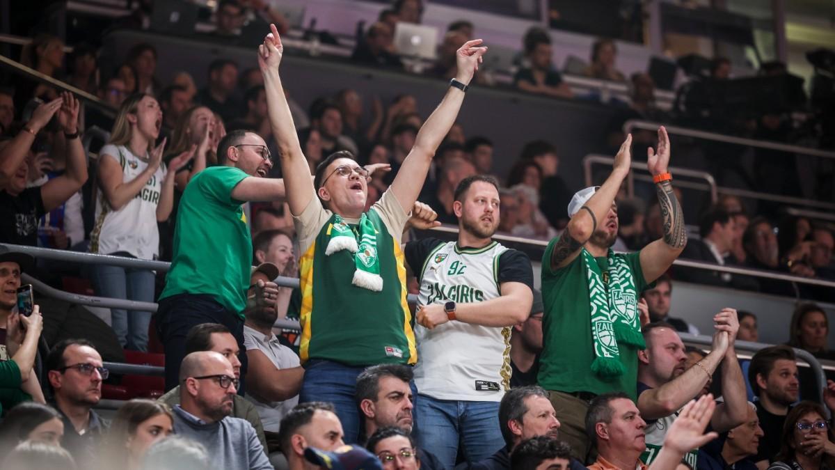Los aficionados del Zalgiris, en el Palau