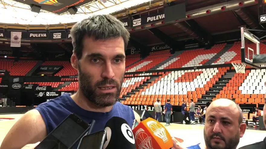 San Emeterio, sobre el Maccabi-Valencia Basket