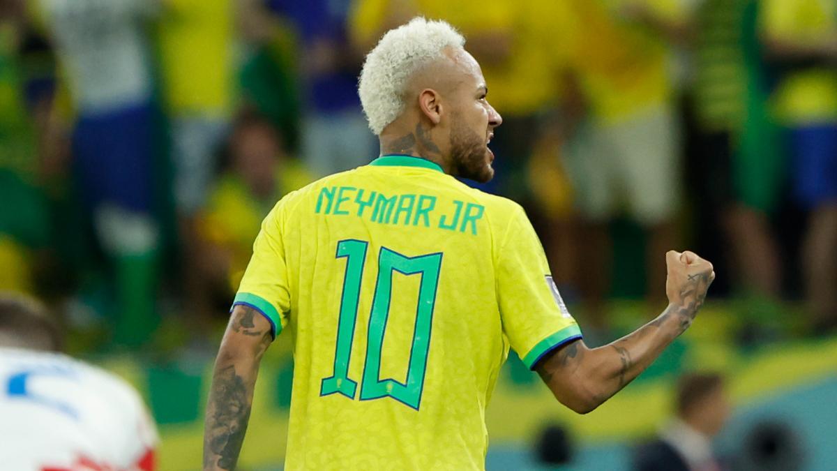 Neymar, con el '10' en la espalda