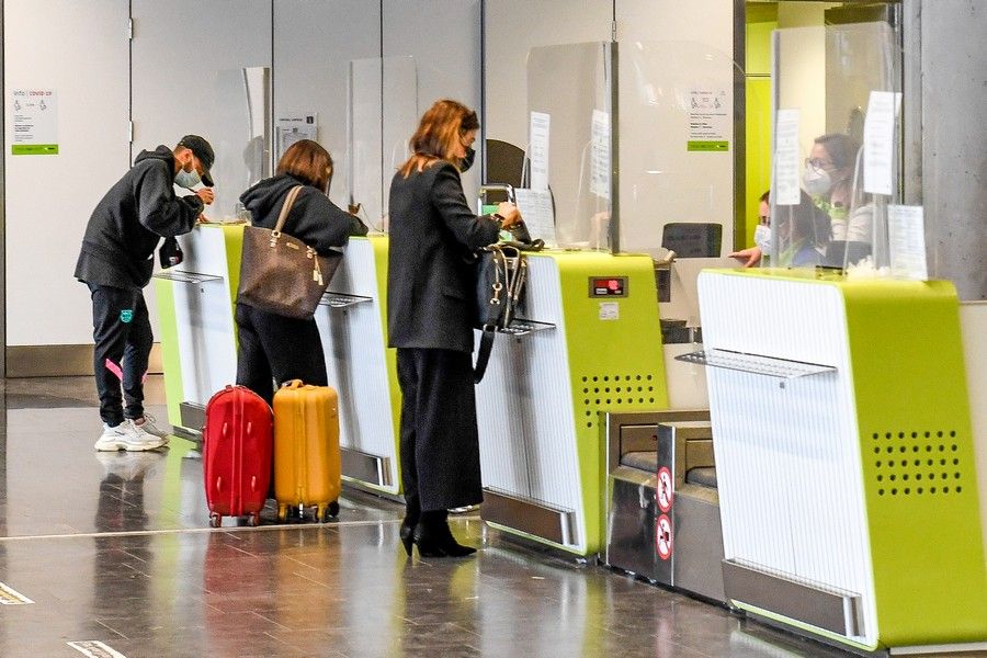 Pasajeros en el aeropuerto de Gran Canaria