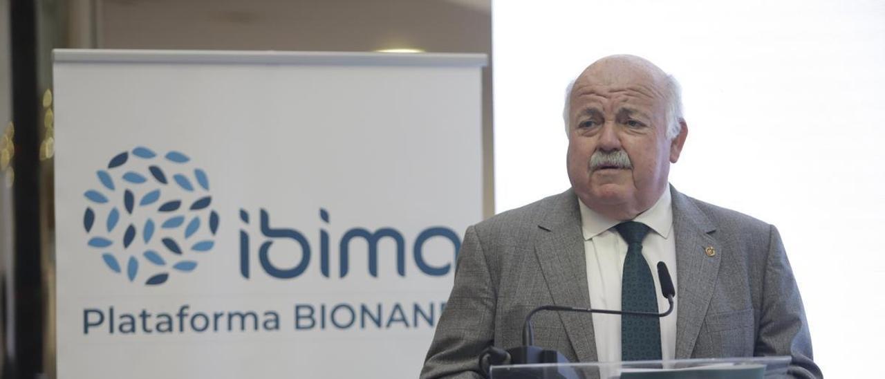 Jesús Aguirre durante la presentación del proyecto del nuevo hospital de día de onco-hematología del Clínico