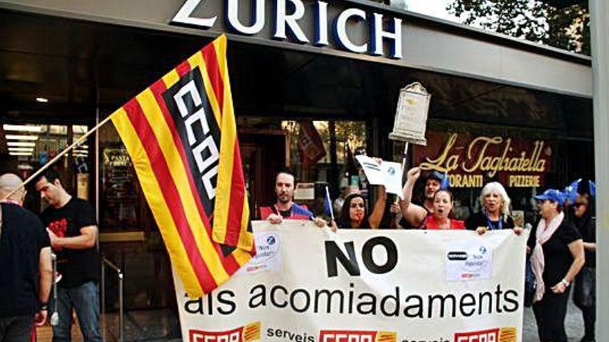 Protesta per un ERO a la filial de Zurich.
