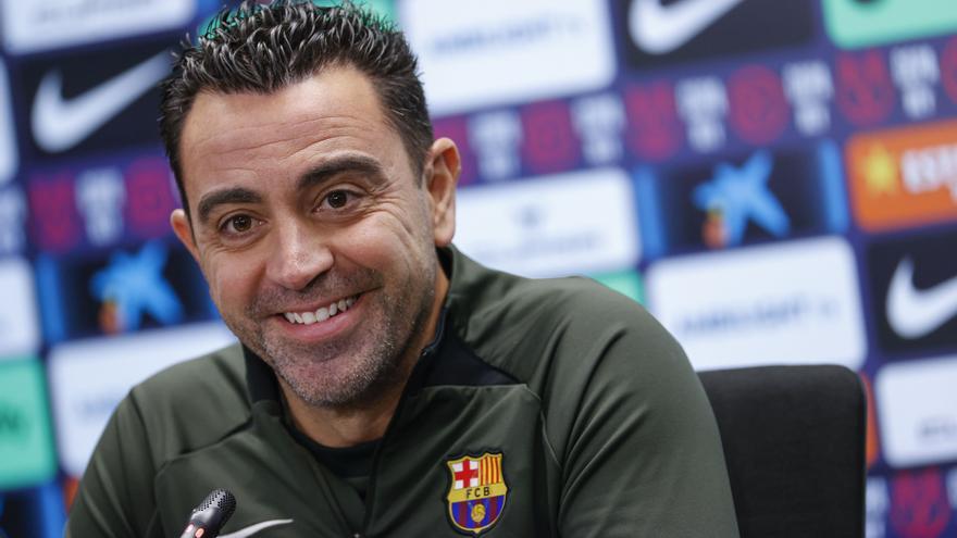 Las preocupaciones de Xavi en su visita a Barbastro: el ambiente, el fútbol directo y el césped