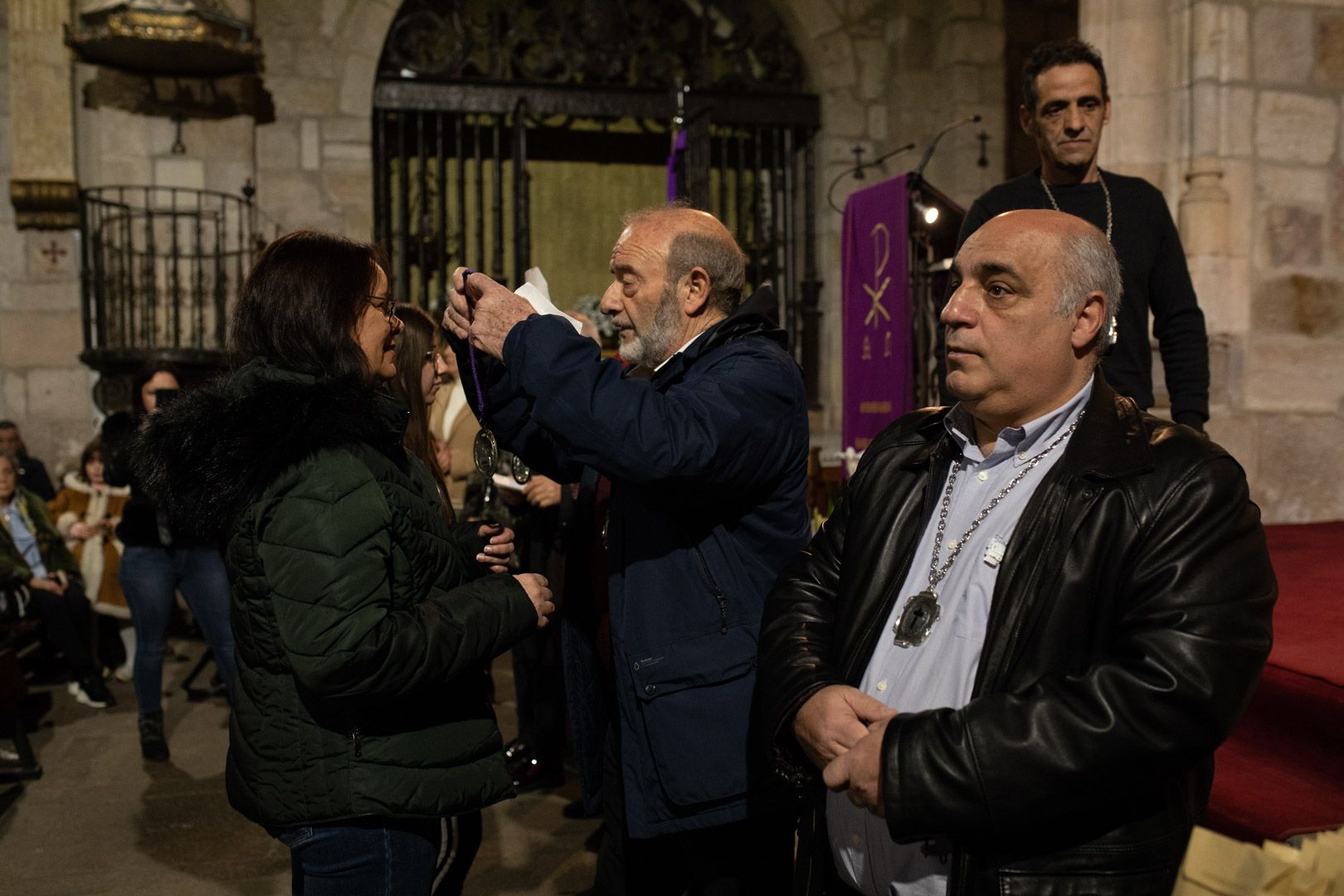 GALERIA | Entrada de nuevos hermanos en la cofradía de Jesús Nazareno