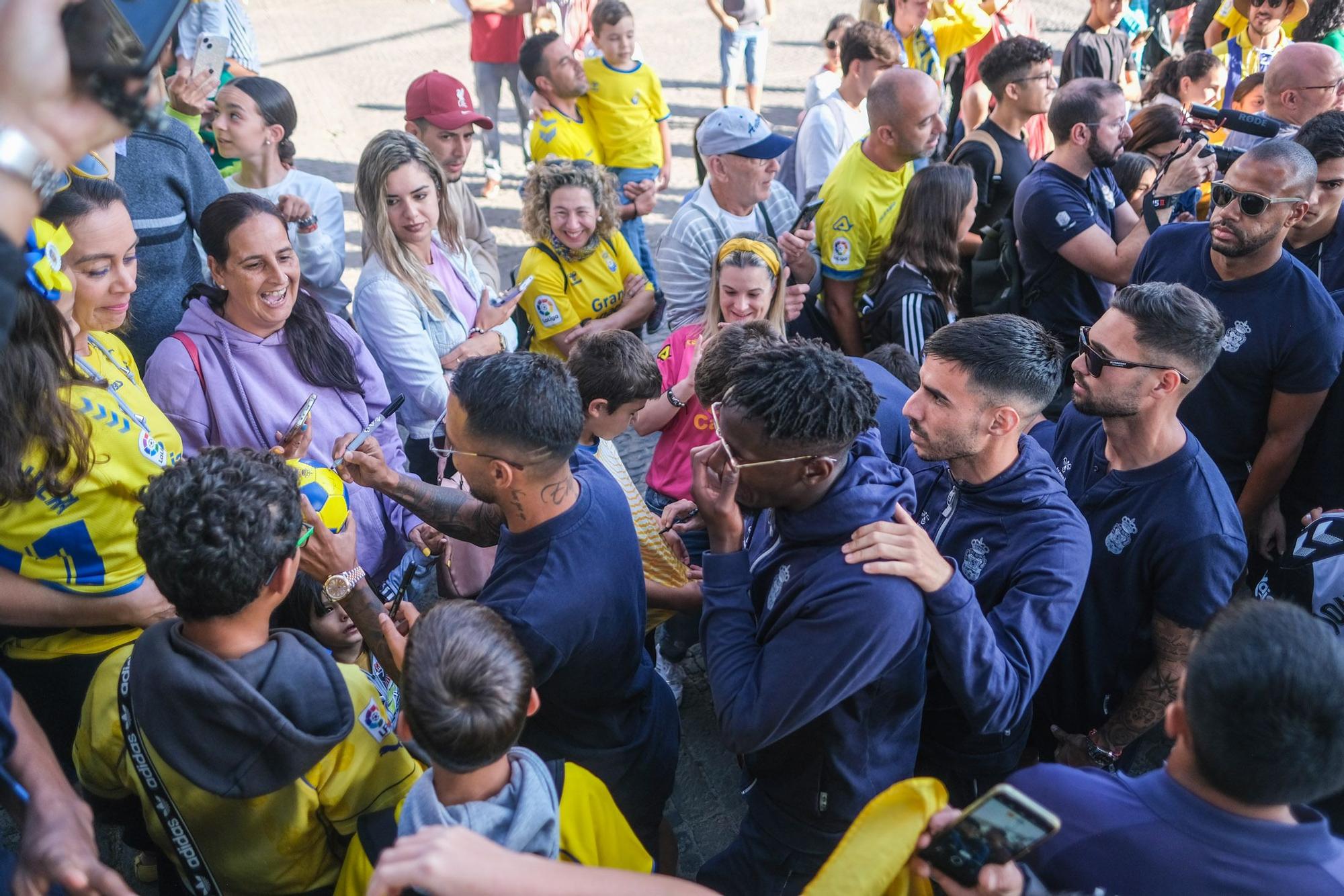Visita de la UD Las Palmas a la Basílica del Pino en Teror