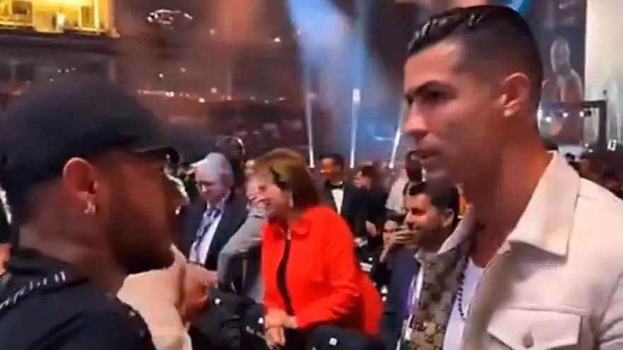 Así ha sido el viral encuentro entre Cristiano y Neymar en Arabia