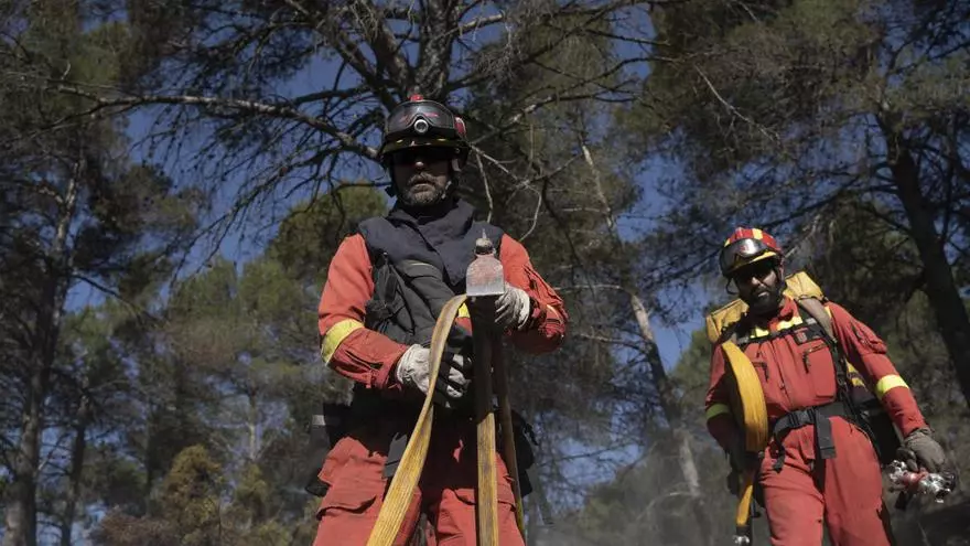 La meteorología favorable ayuda a estabilizar el incendio de Castellón