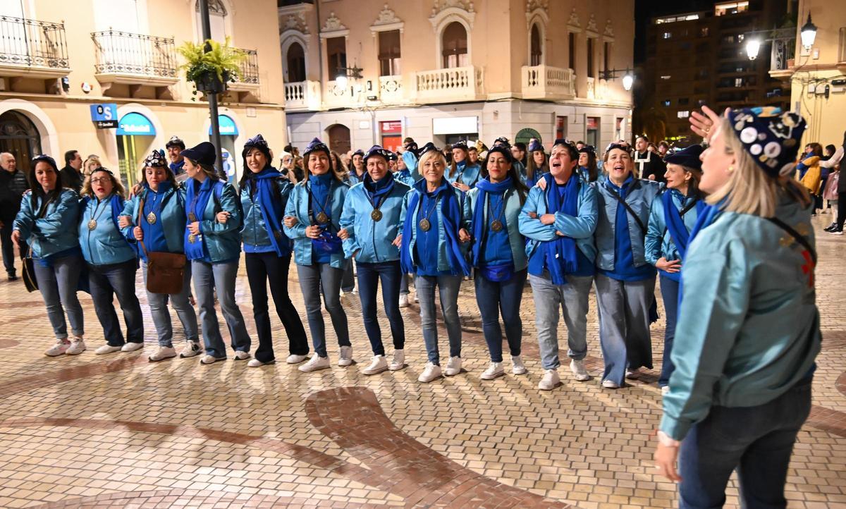 Los Moros y Cristianos desfilan por las calles de Elche en la Entraeta del Mig Any Los Moros y Cristianos desfilan por las calles de Elche en la Entraeta del Mig Any