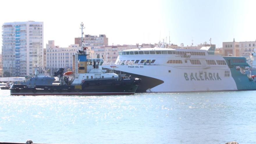 Baleària suspende la conexión entre Málaga y Melilla tras el accidente del puerto