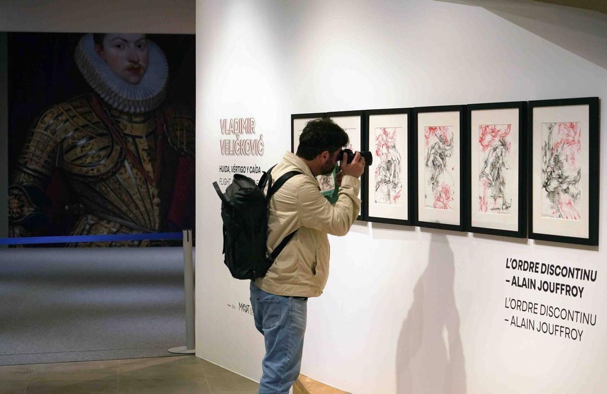 Presentación de la exposición 'Vladimir Velickovic. Huida, vértigo y caída' en el MEET Málaga