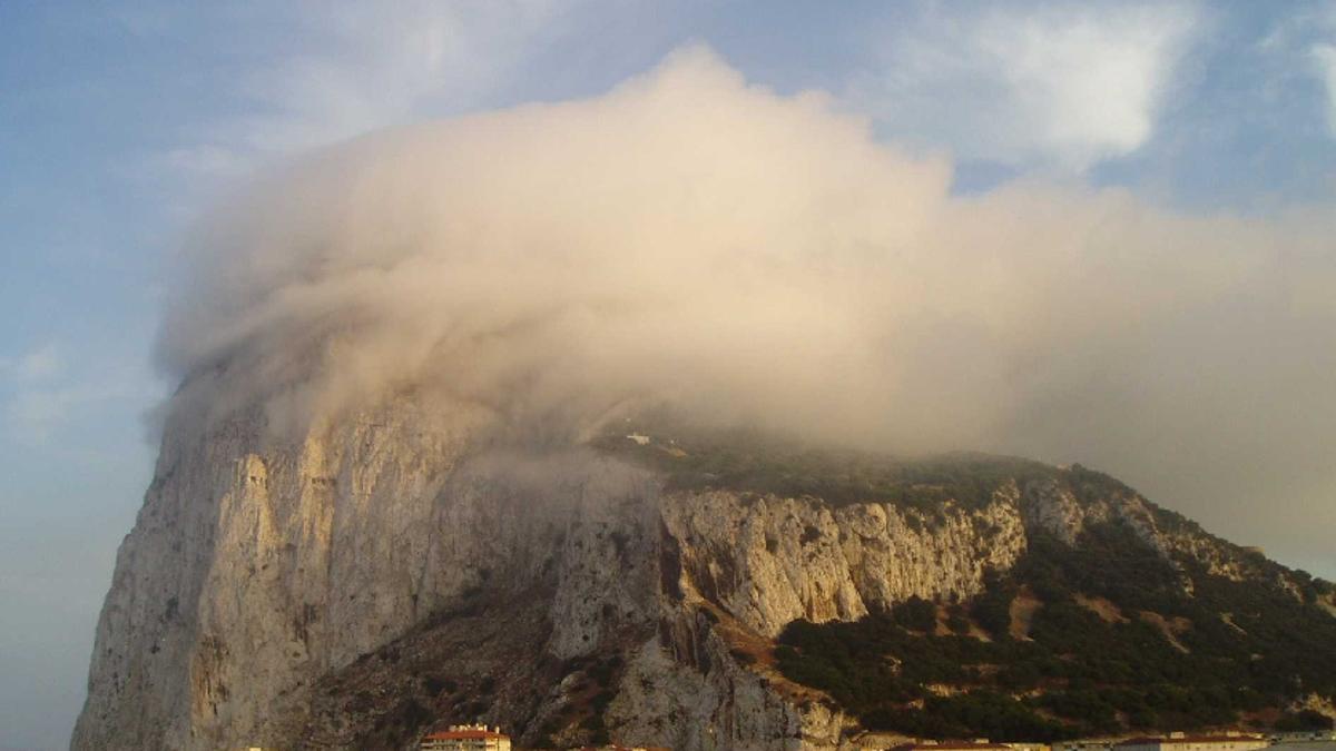 Nube de Levante Peñón de Gibraltar