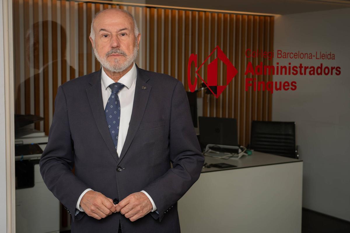 Lorenzo Viñas, presidente del Col·legi d'Administradors de Finques de Barcelona i Lleida, en la sede de la entidad.o de la entidad.
