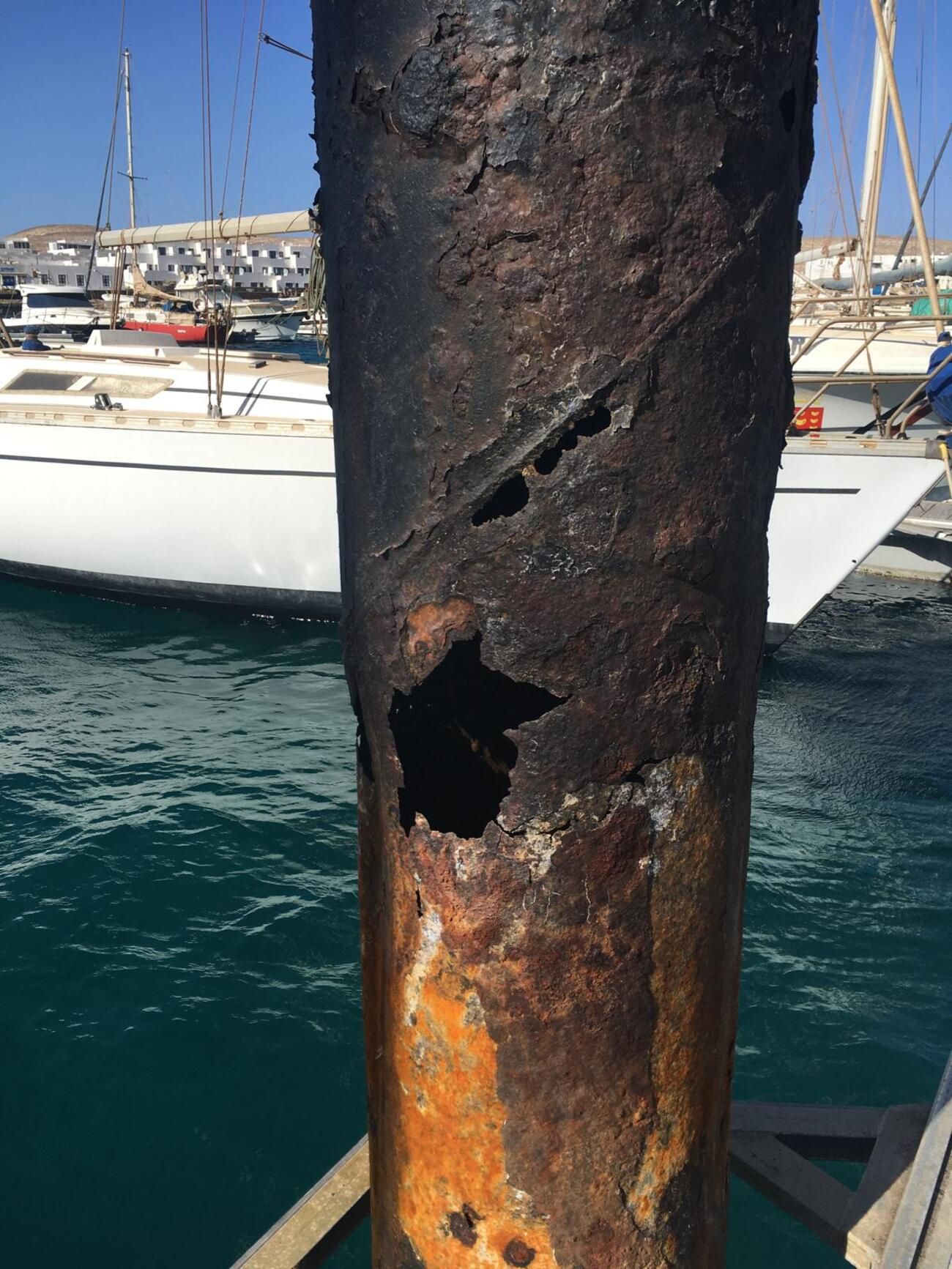 Destrozos en el Puerto de Caleta del Sebo, en La Graciosa, tras el paso de la borrasca Dorothea