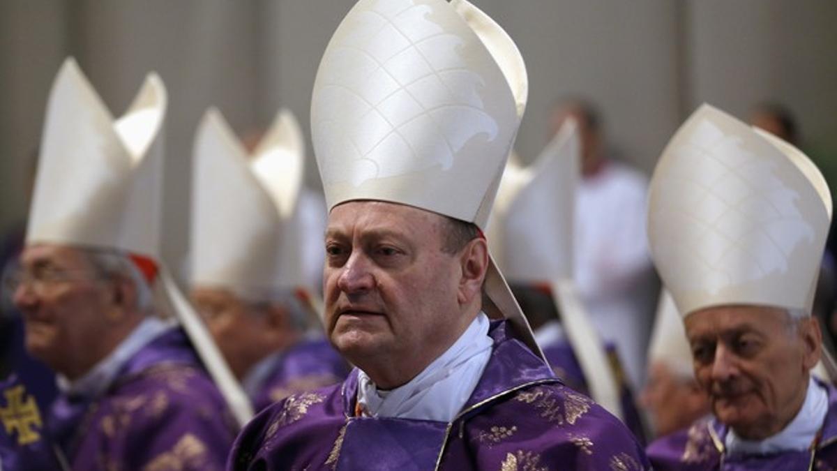 El cardenal Tarcisio Bertone, en una foto del 13 de febrero en El Vaticano. REUTERS
