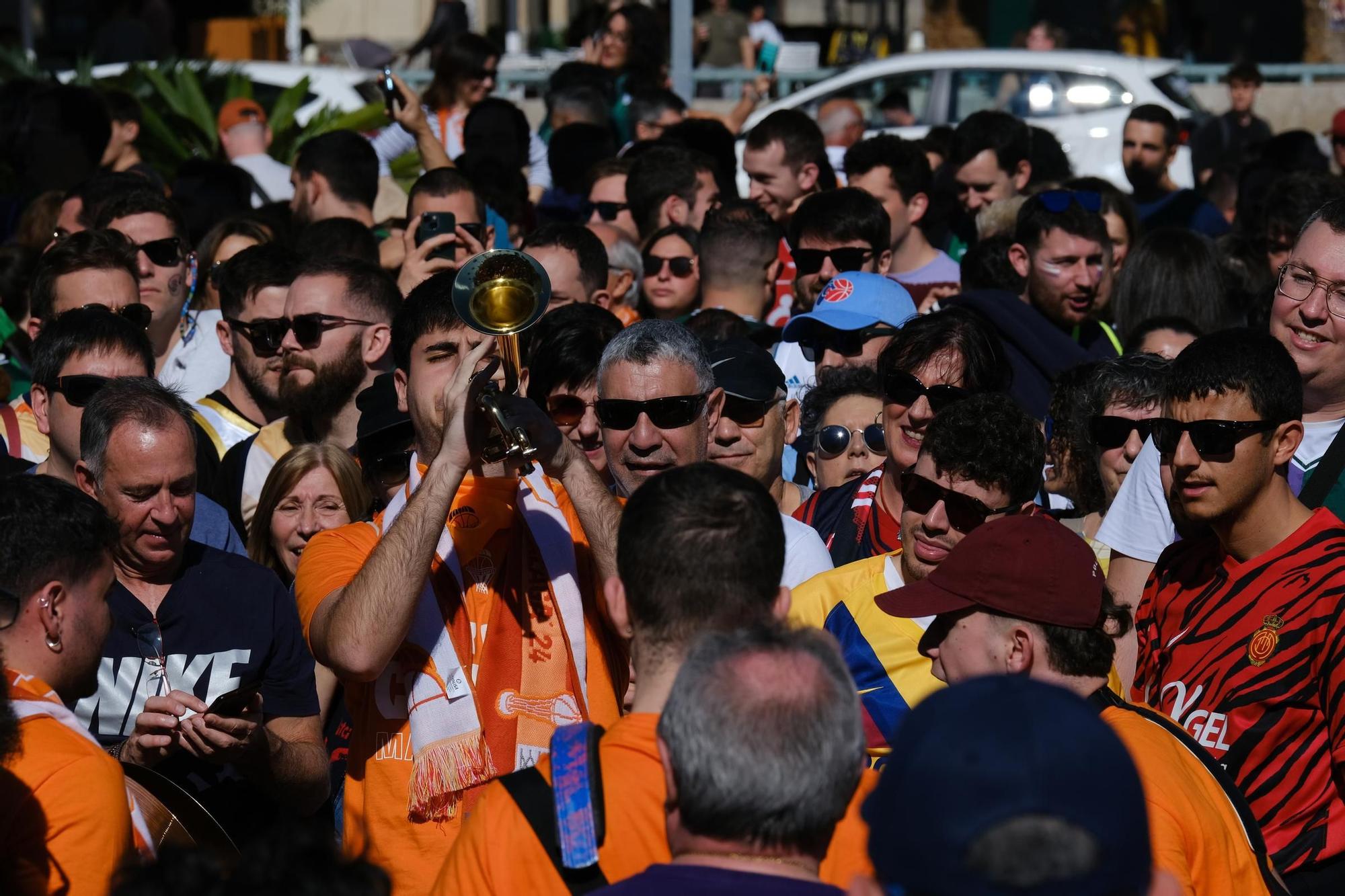 Las aficiones de la Copa del Rey tomaron el Centro este sábado, antes de las semifinales